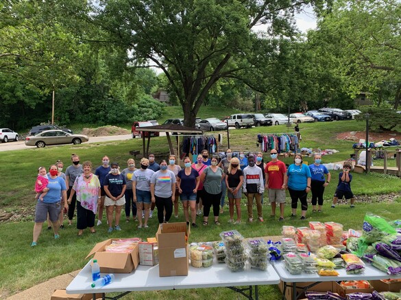 Group photo of Des Moines Refugee Support